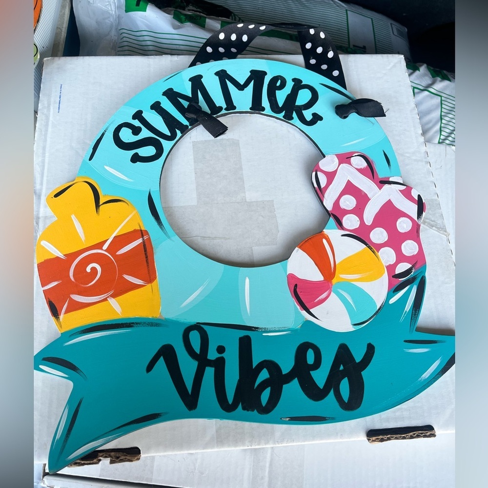 Hand-painted Festive Door Hangers Set - Picture 3 of 5